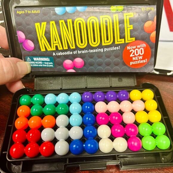 Educational Insights Kanoodle 3D Brain Teaser Puzzle for Ages 7+ Brain Games - Picture 1 of 6